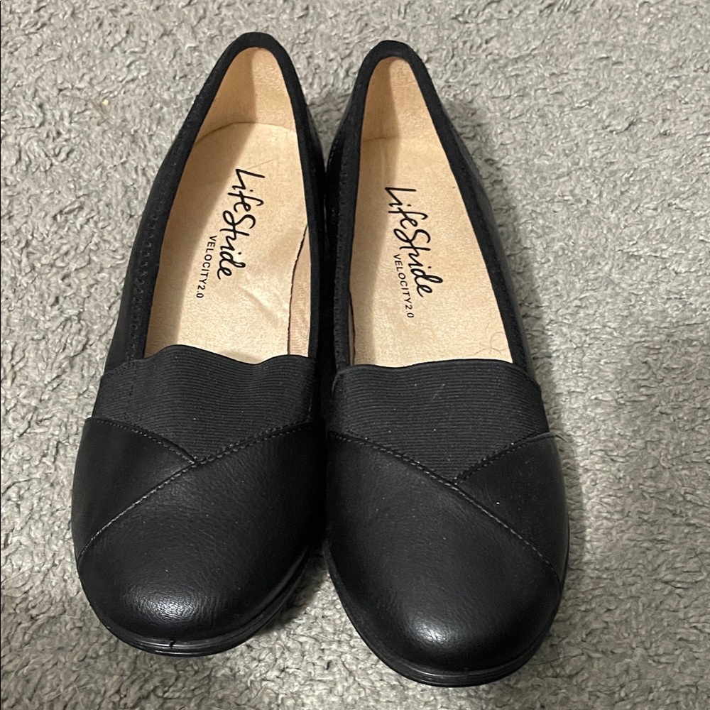 Lifestride Velocity Black Flats size 8.5